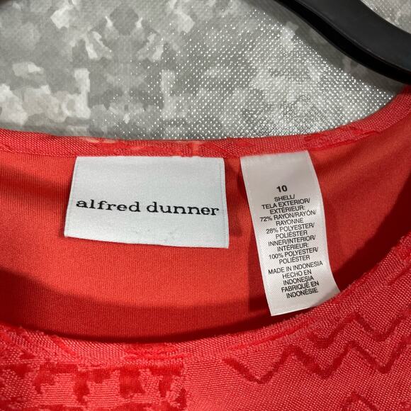 Alfred Dunner Women’s Orange Pineapple Burnout Crop Top - Size 10 - Tropical - Picture 5 of 6